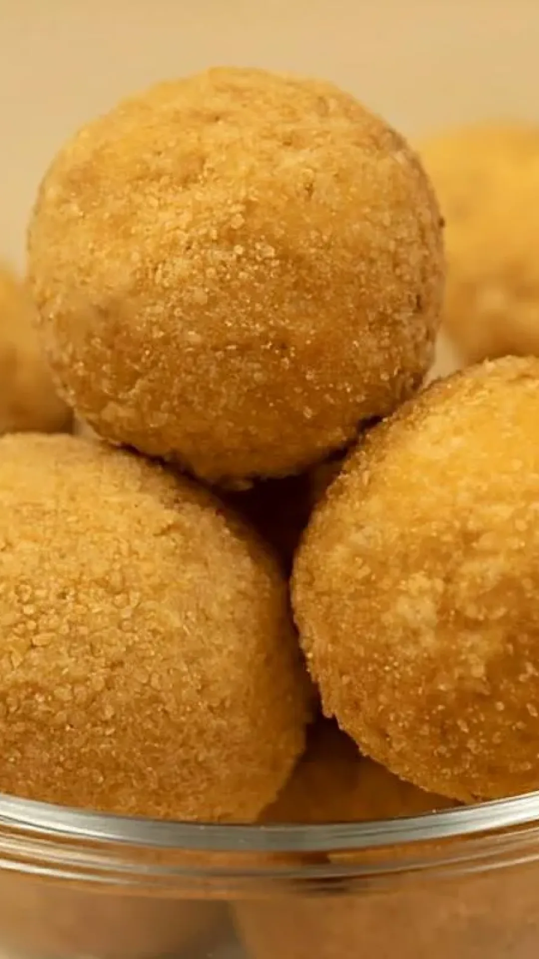 Mais gostoso que coxinha só misturei frango com requeijão empanei e fritei