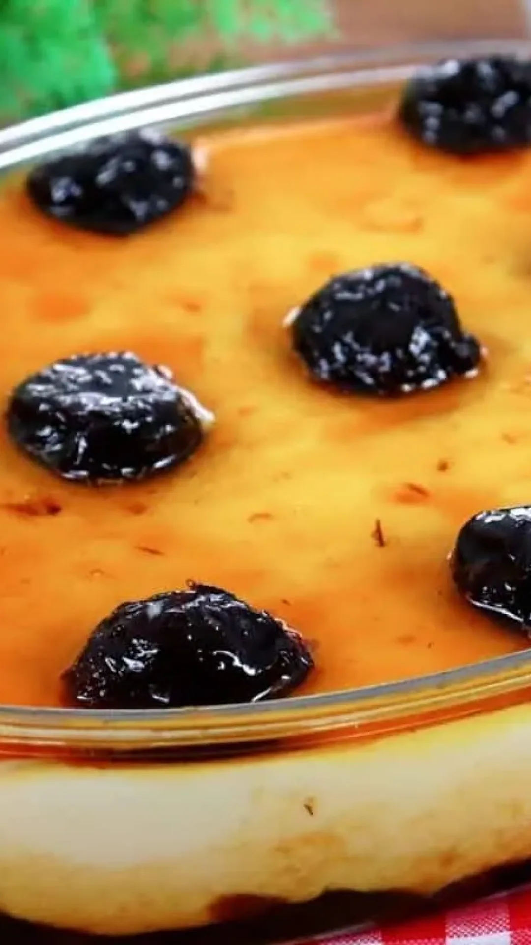 Manjar de coco com ameixa tradicional e delicioso, uma sobremesa que todos amam