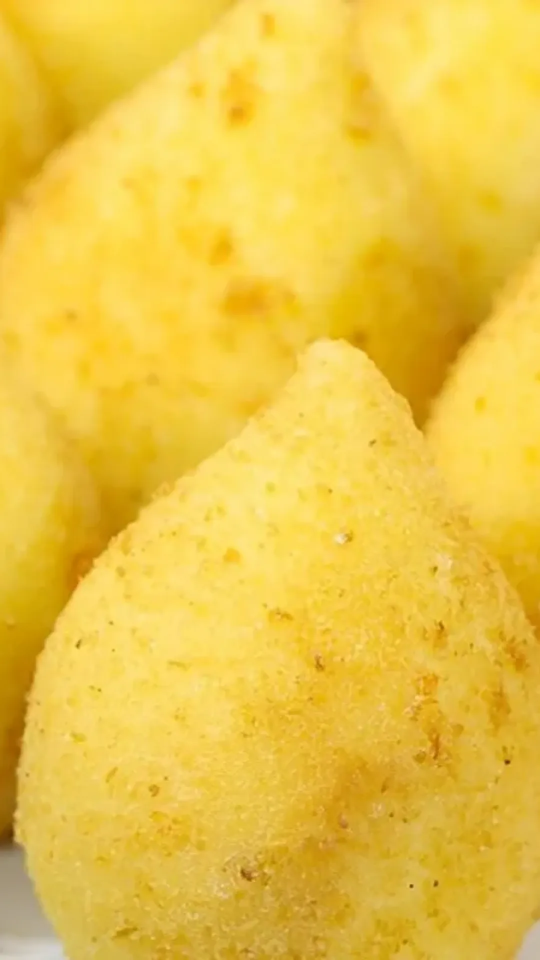 Massa de coxinha: essa não precisa de farinha de trigo e fica uma delícia