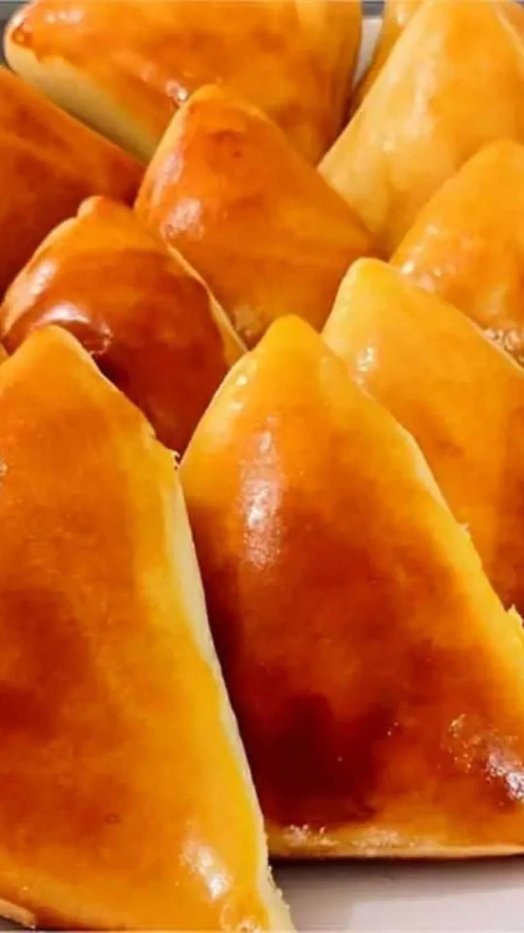 Massa de esfiha fofinha e deliciosa feita com ingredientes que você tem em casa