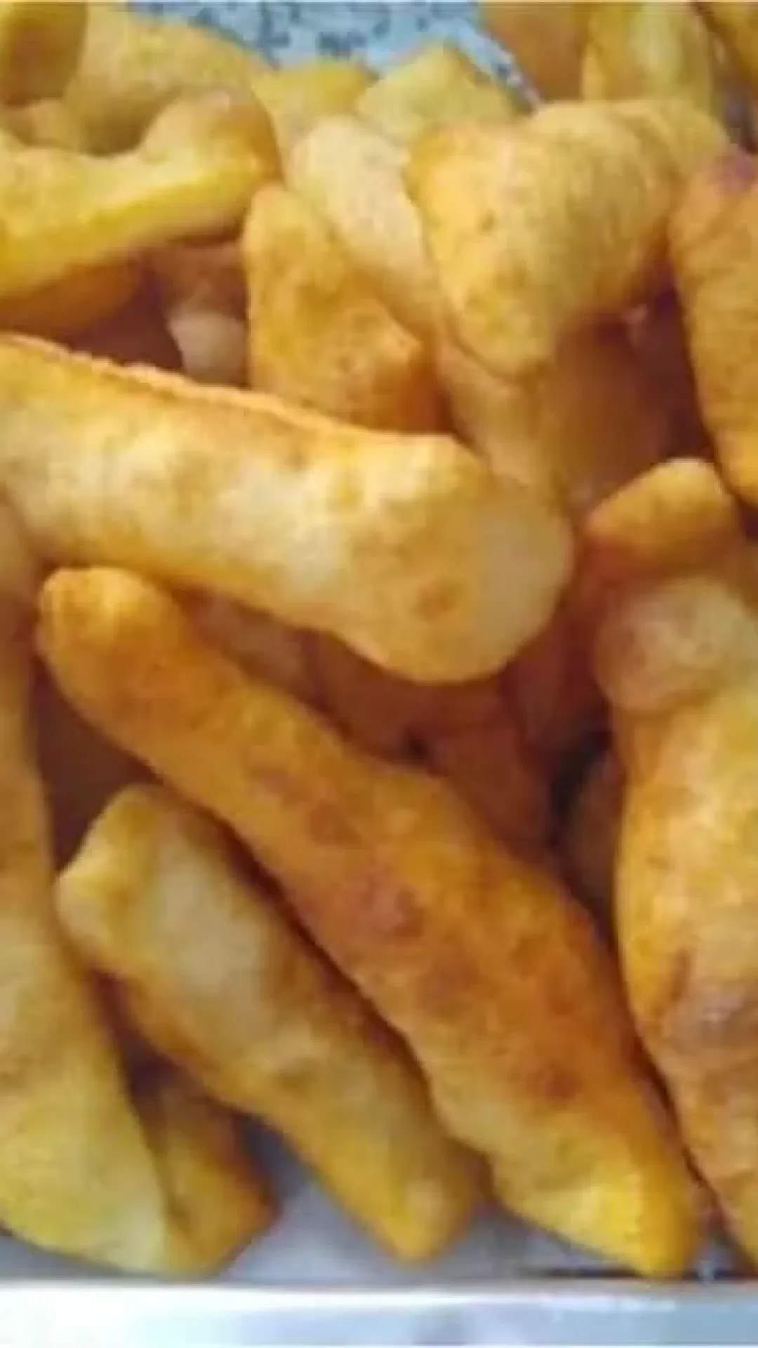Massinha frita deliciosa igual vovó fazia para os netos comerem no lanche da tarde