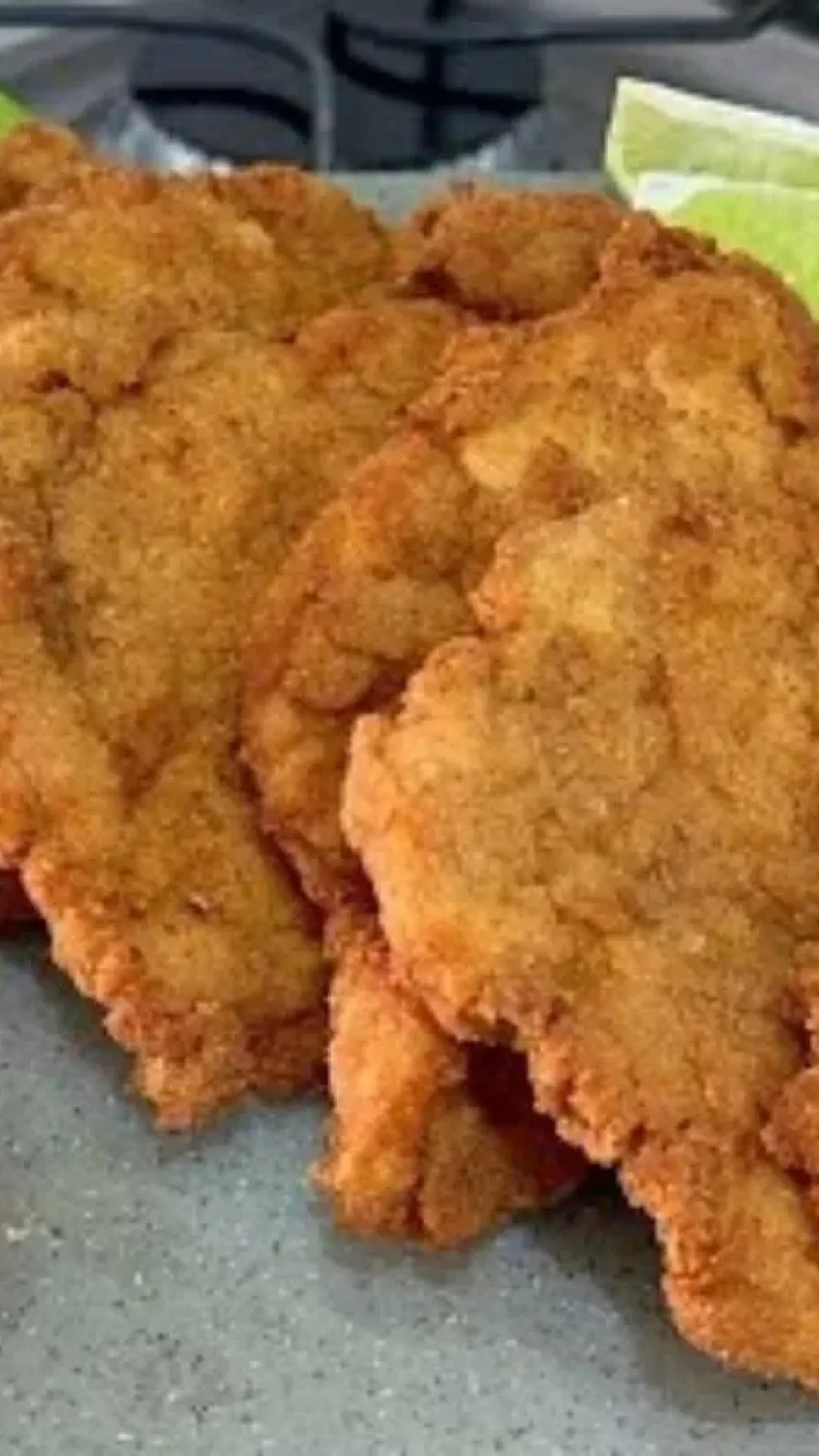 Milanesa de porco sequinha e crocante para a hora do almoço