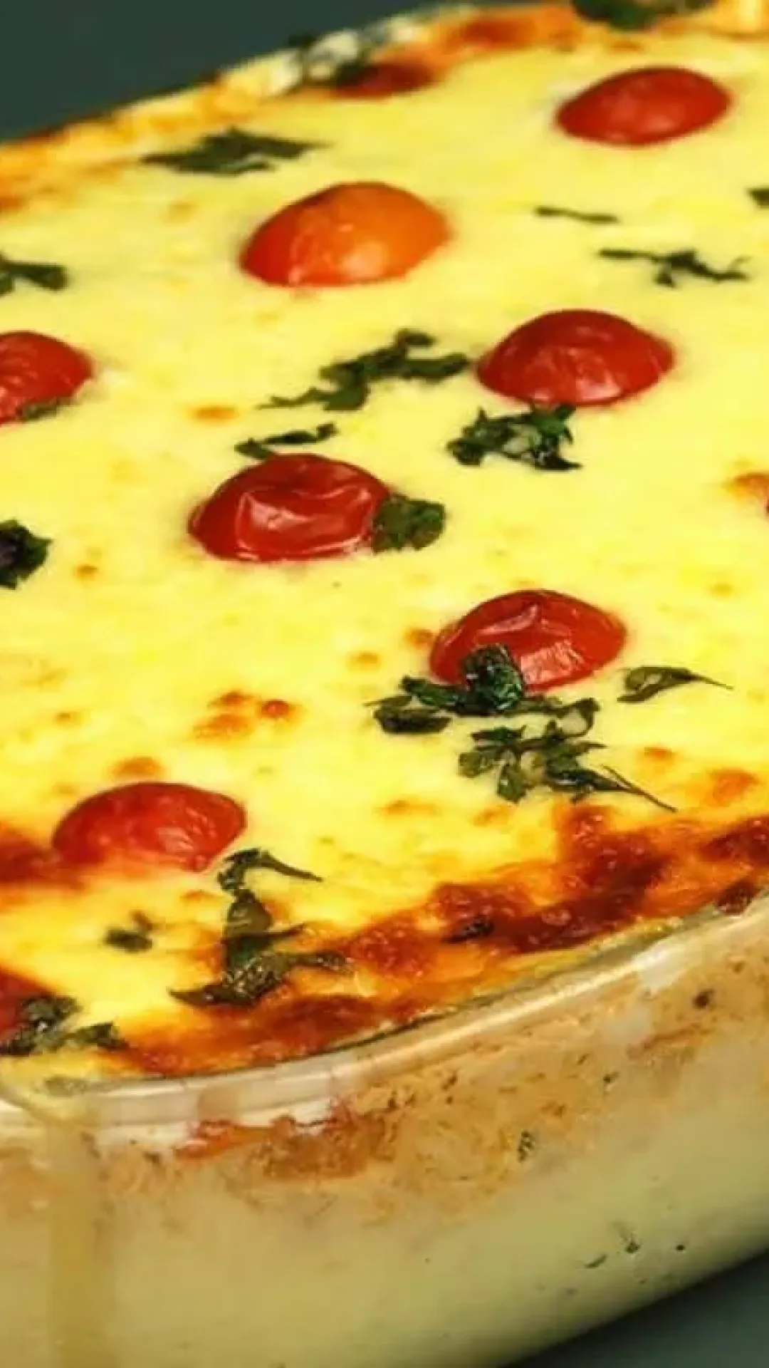 Minha mãe faz o melhor escondidinho de frango aos domingos que eu já comi