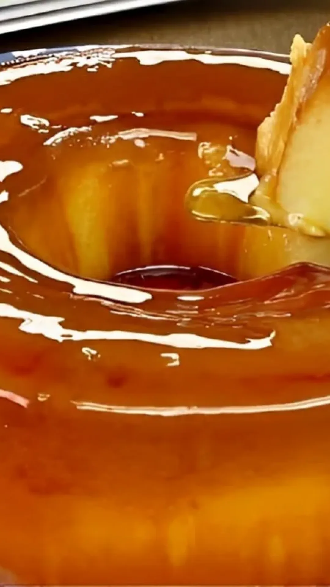 Misture esses 3 ingredientes com Leite Ninho e faça um delicioso pudim de leite em pó