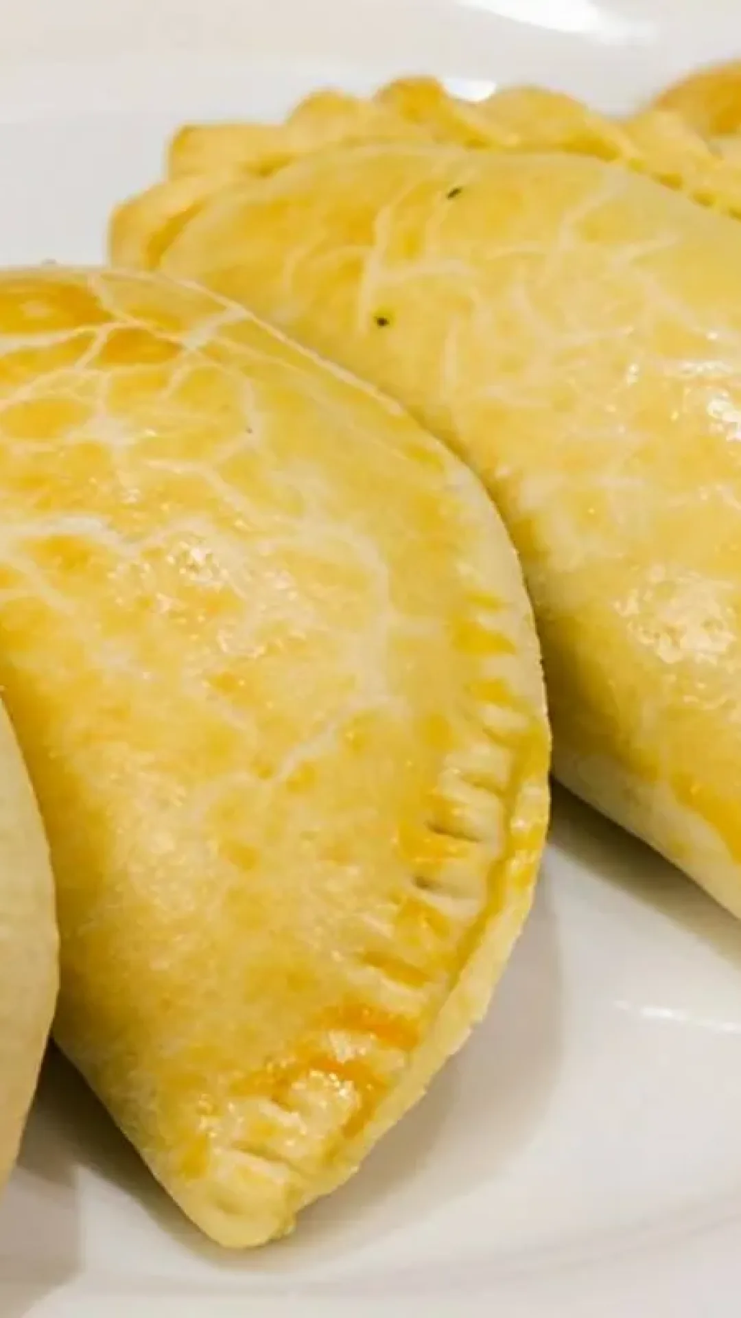 Misturei farinha água e margarina e fiz um pastel de forno com apenas 3 ingredientes
