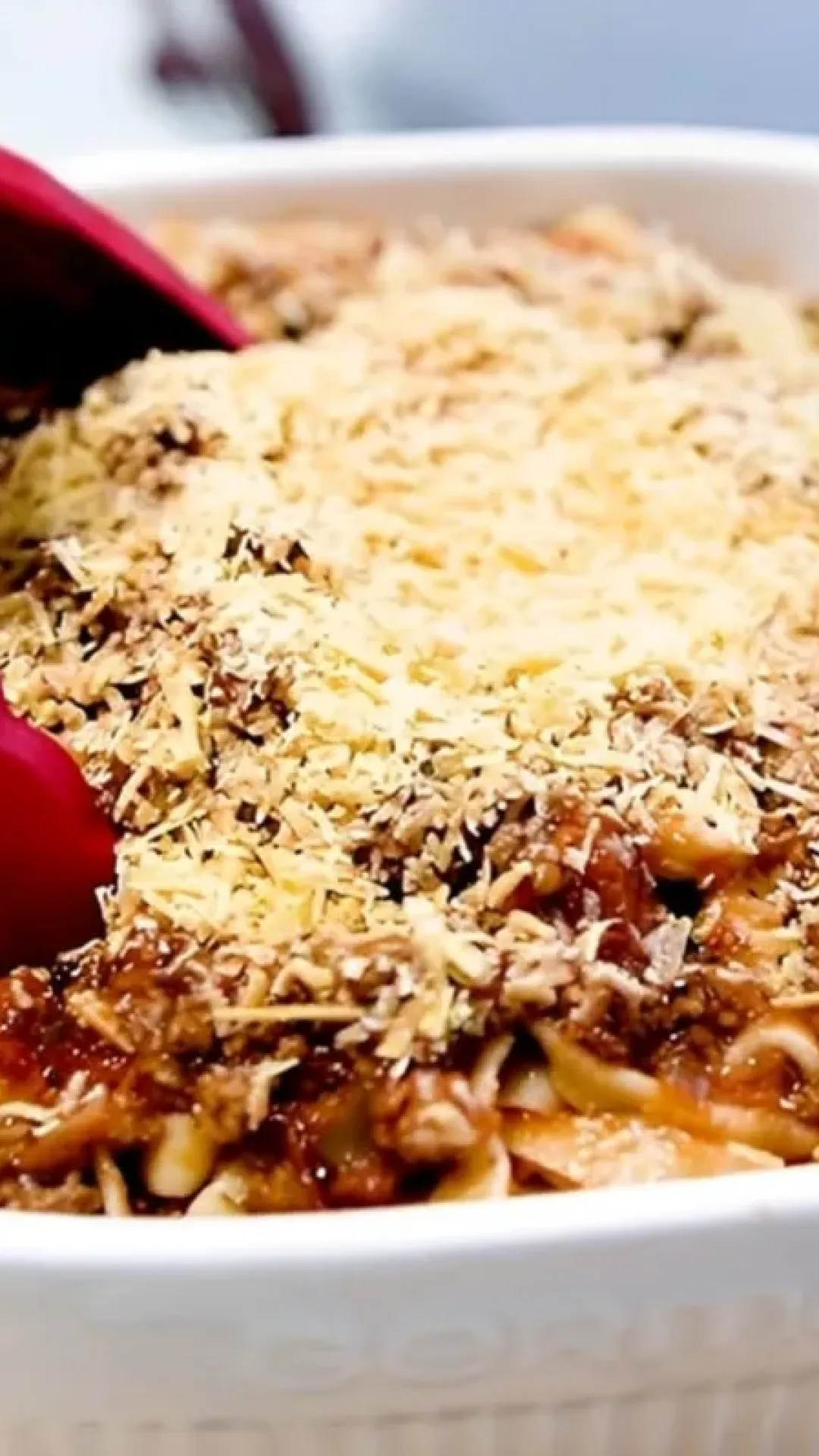 Misturei ovos e farinha e fiz essa massa caseira de macarrão maravilhosa com apenas 2 ingredientes