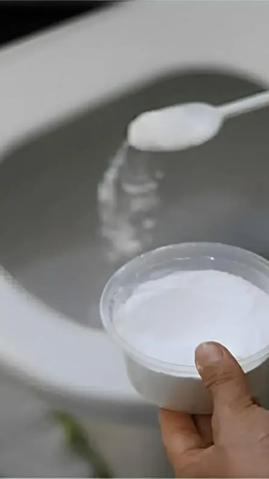 Misturinha caseira para limpar vaso sanitário e eliminar os maus odores