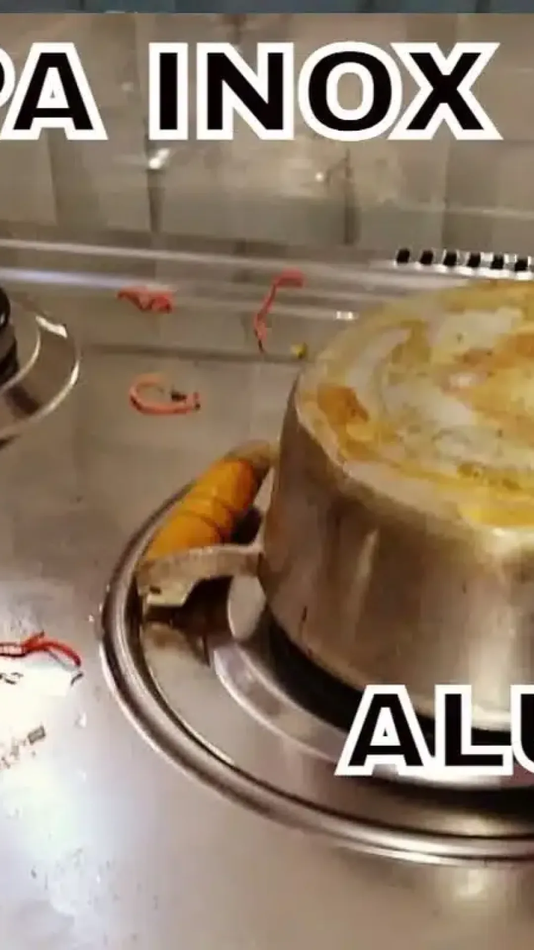 Misturinha limpa inox: deixa qualquer panela queimada brilhando novamente