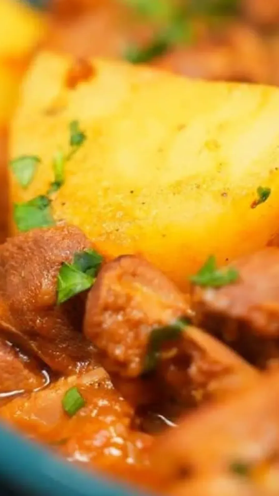 Moela com batata na panela bem temperada, receita com sabor caseiro que não dá pra resistir