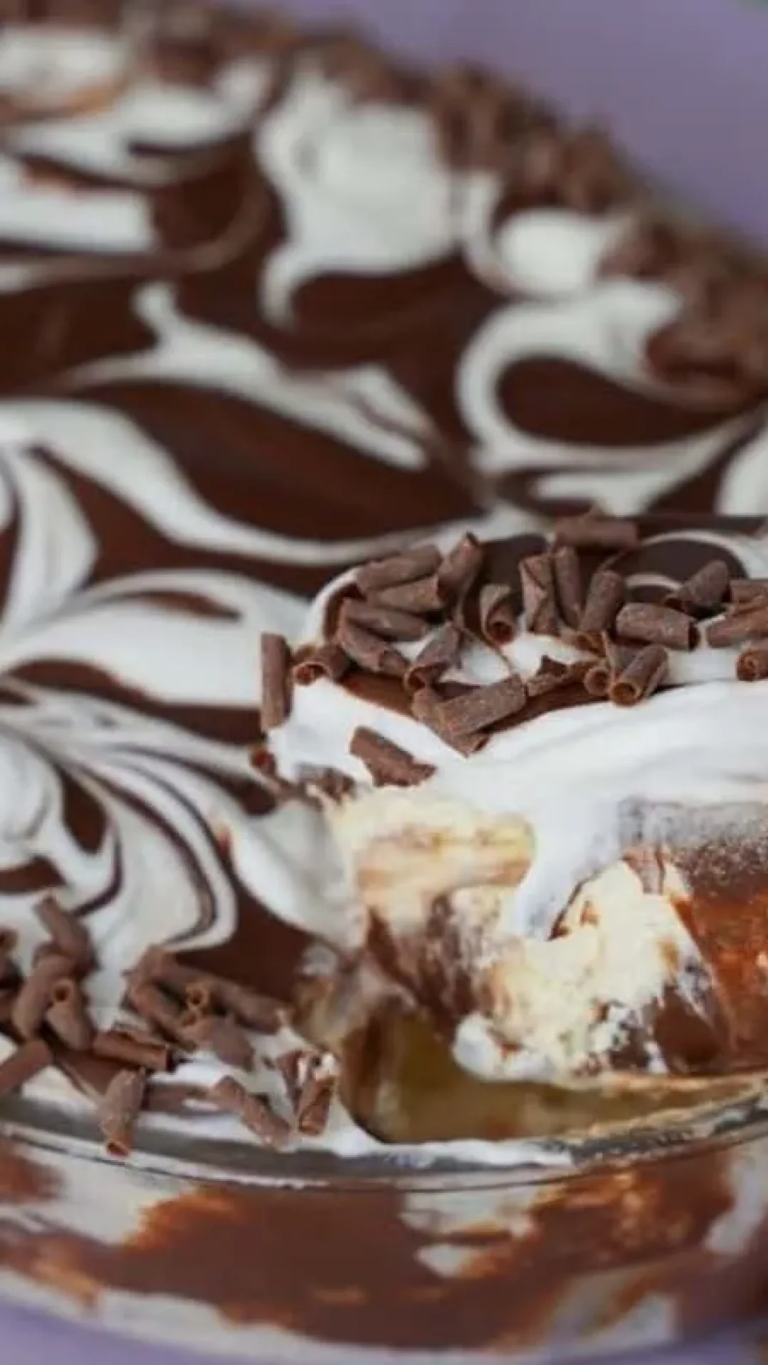 Mousse de leite ninho trufado, uma sobremesa de travessa que fica bem cremosa e irresistível