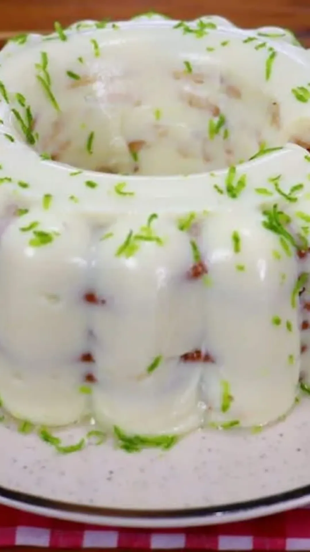 Mousse de limão enformado: aprenda como fazer essa sobremesa refrescante e linda