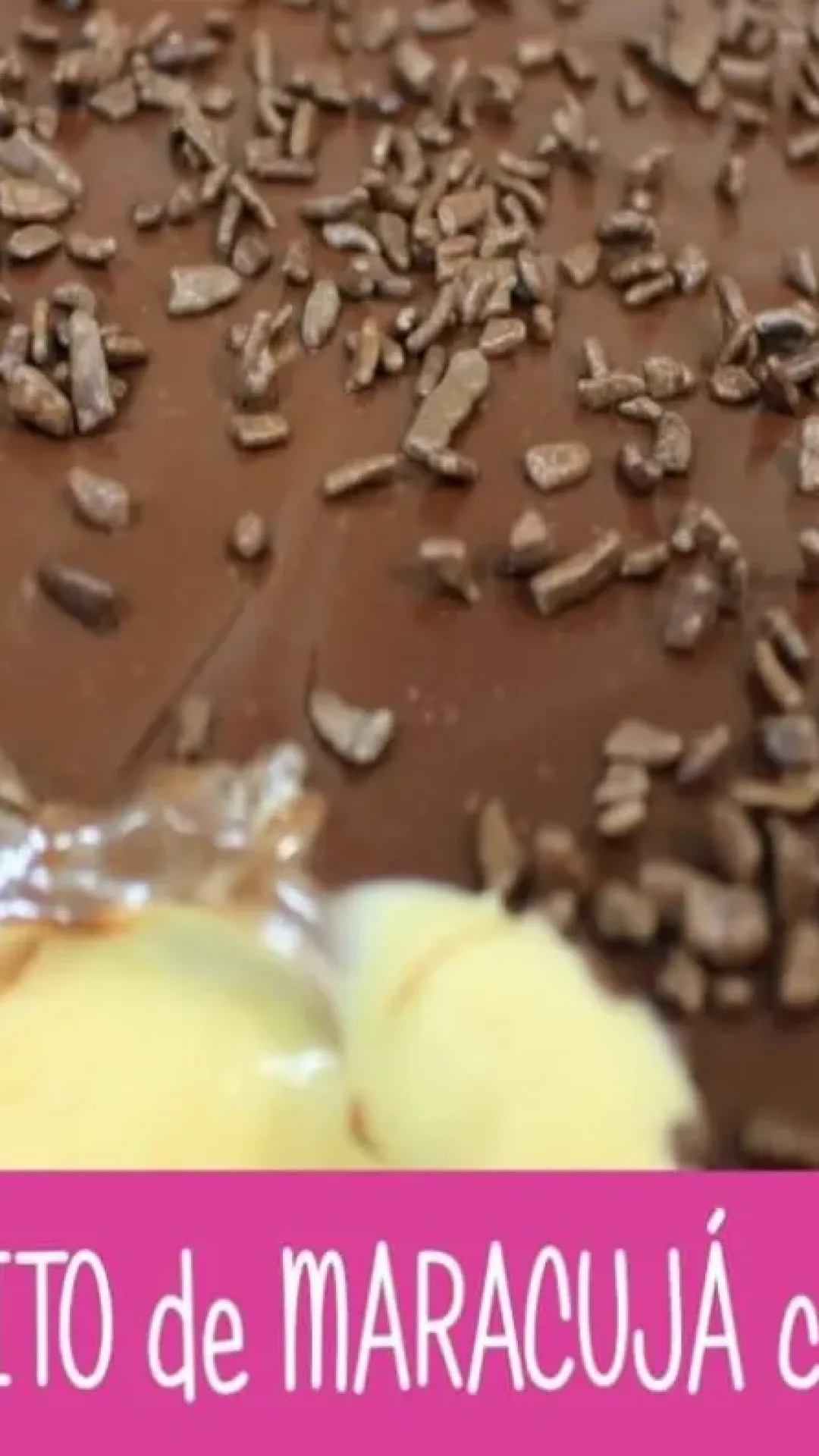 Na sua ceia de Natal não pode faltar esse mousse de maracujá perfeito com chocolate