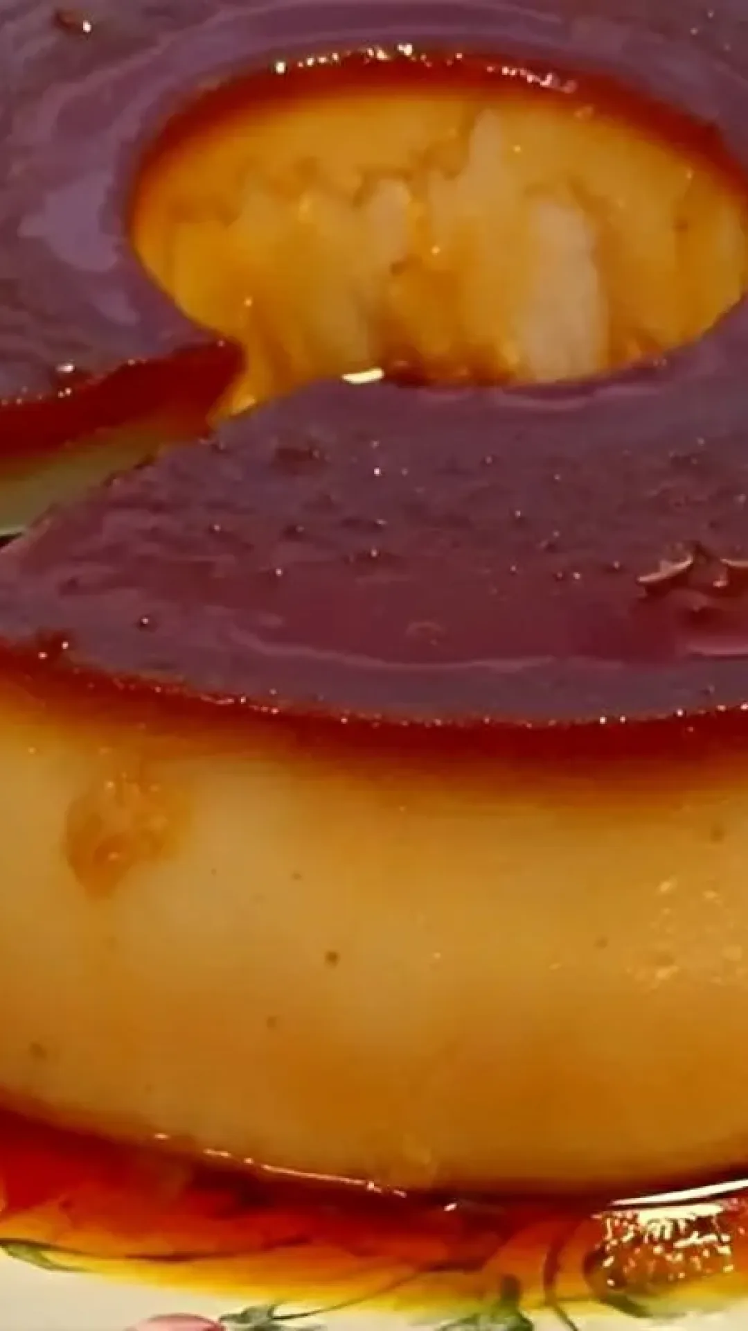 Nunca mais joguei pão amanhecido fora depois dessa receita deliciosa de pudim de pão sem leite condensado