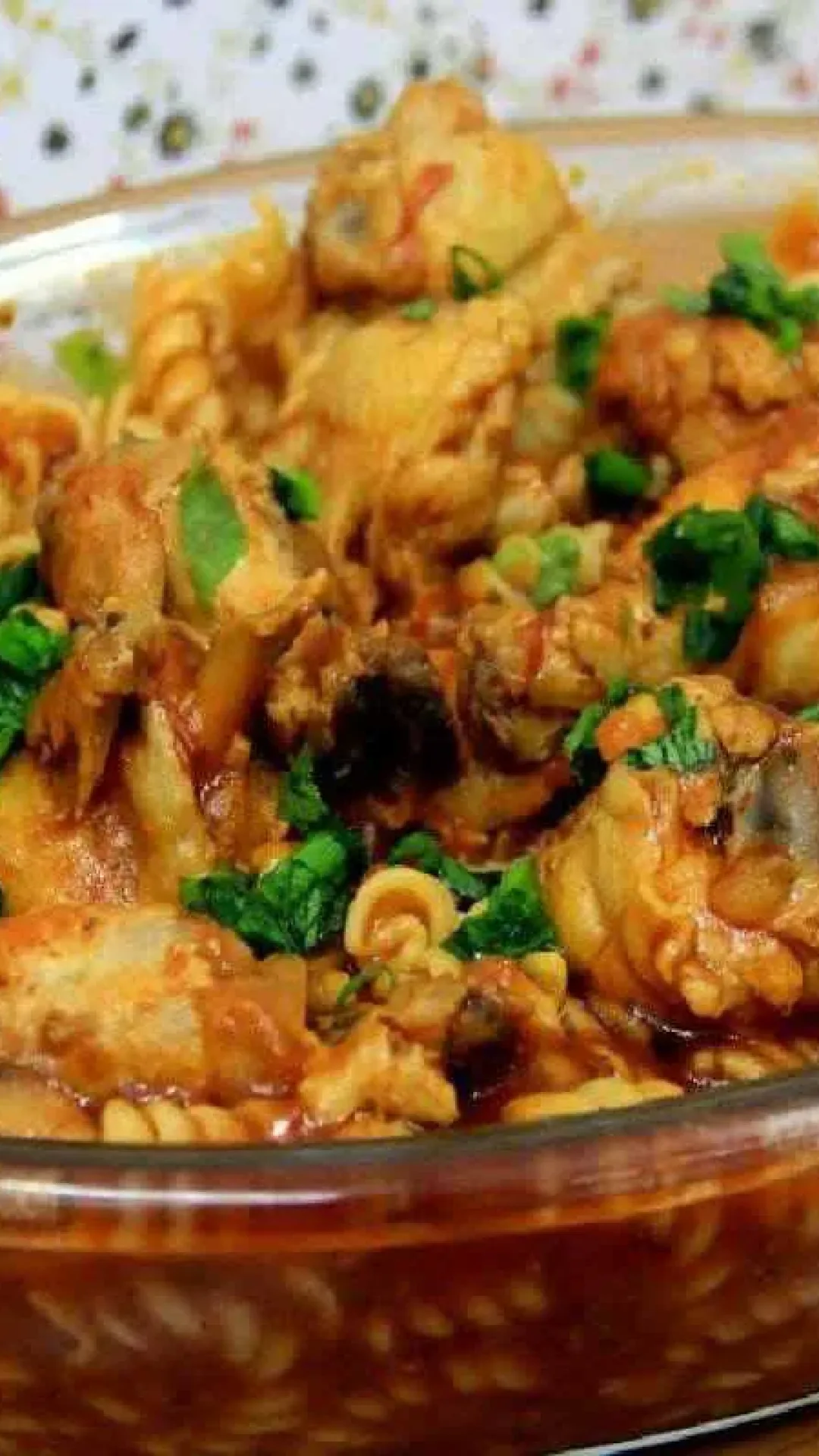 O almoço da sua família merece esse macarrão com frango mega saboroso