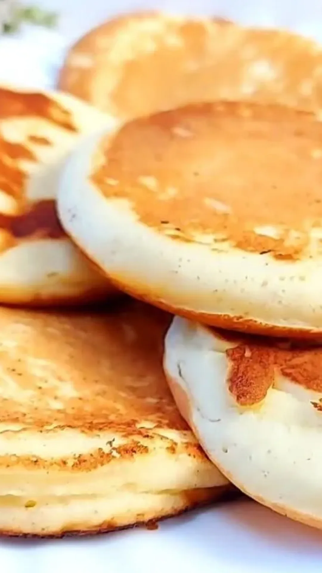 Panqueca americana fofinha, super macia e econômica, perfeita para o café da manhã