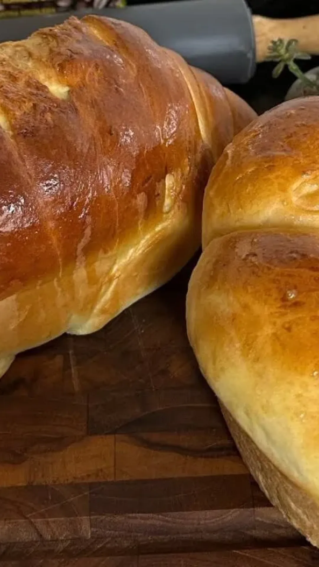 Pão brioche fofinho e super fácil: receita que vai deixar seu café da manhã muito mais gostoso
