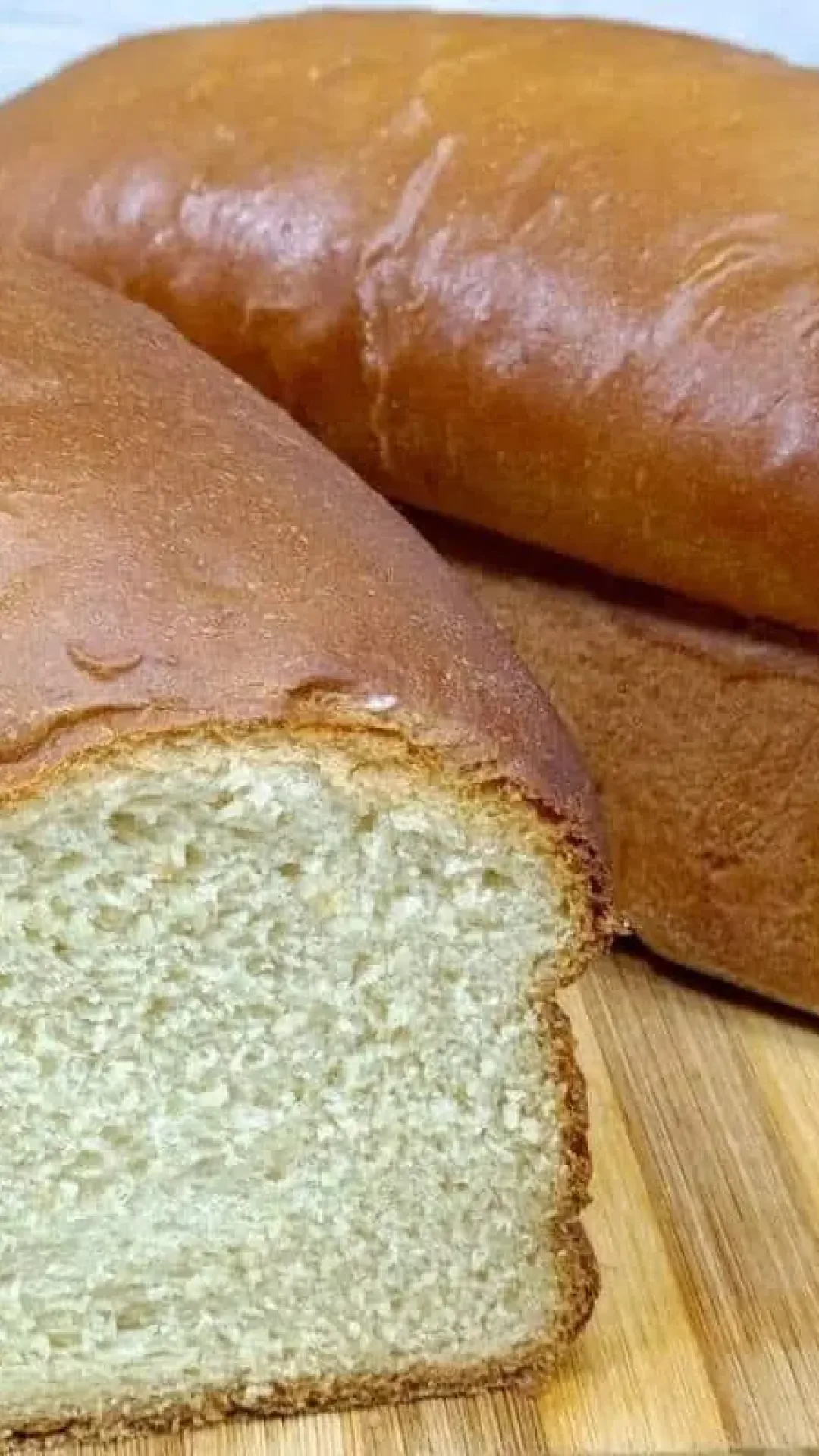 Pão caseiro econômico que cresce bastante para fazer no café da manhã