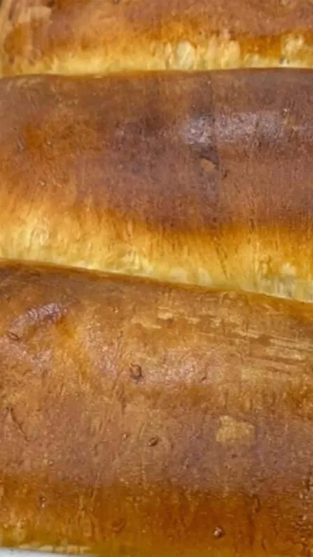 Pão caseiro sem sovar, fácil de preparar e perfeito para servir no café da manhã