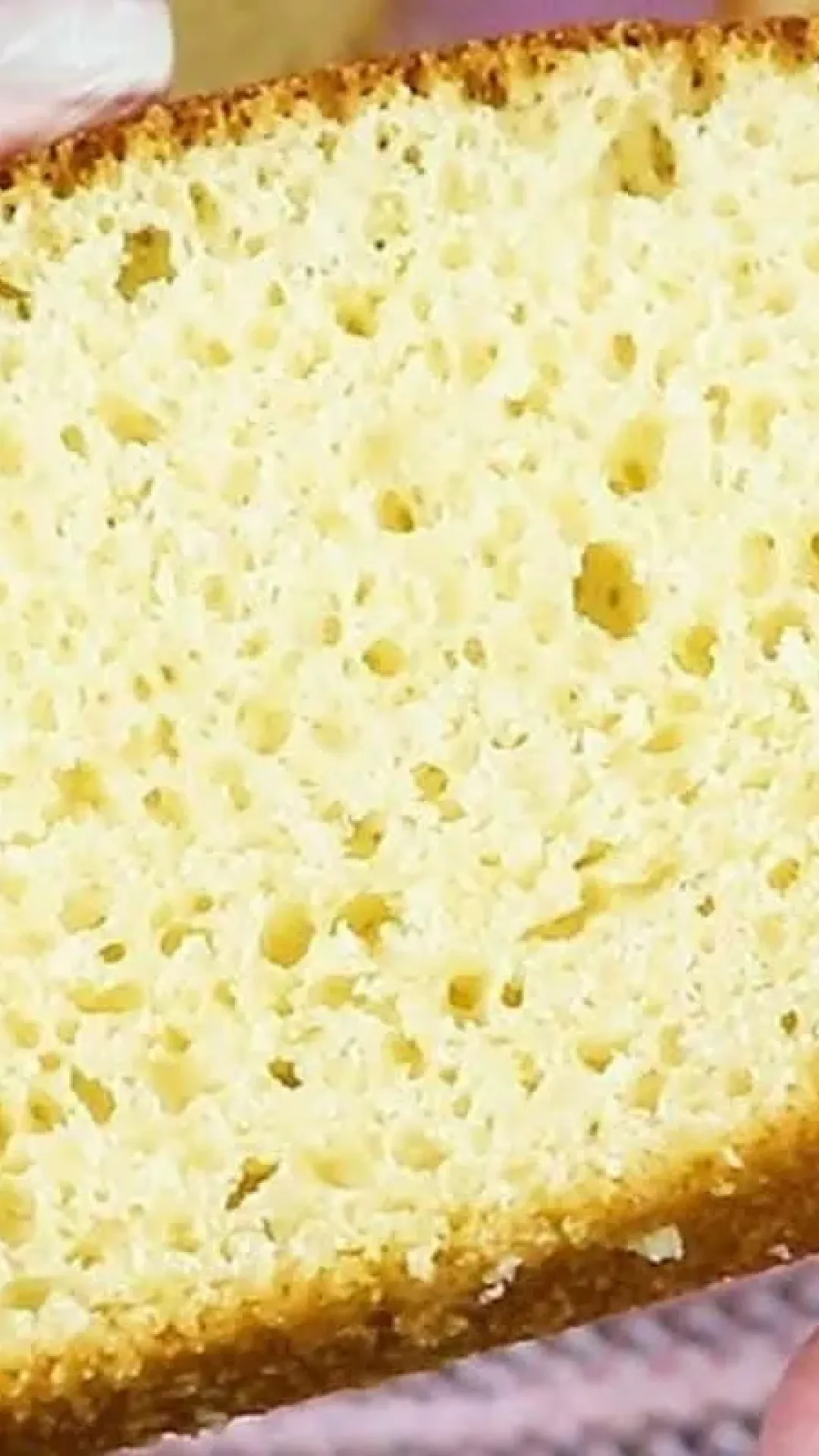 Pão caseiro sem sovar que fica pronto rápido para o café da manhã ou da tarde