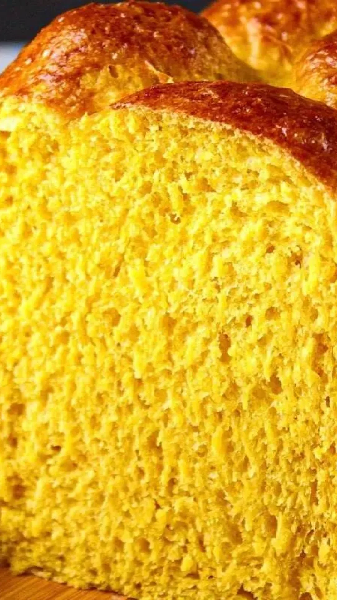 Pão de cenoura fofinho e macio para você inovar na hora de servir o café da manhã