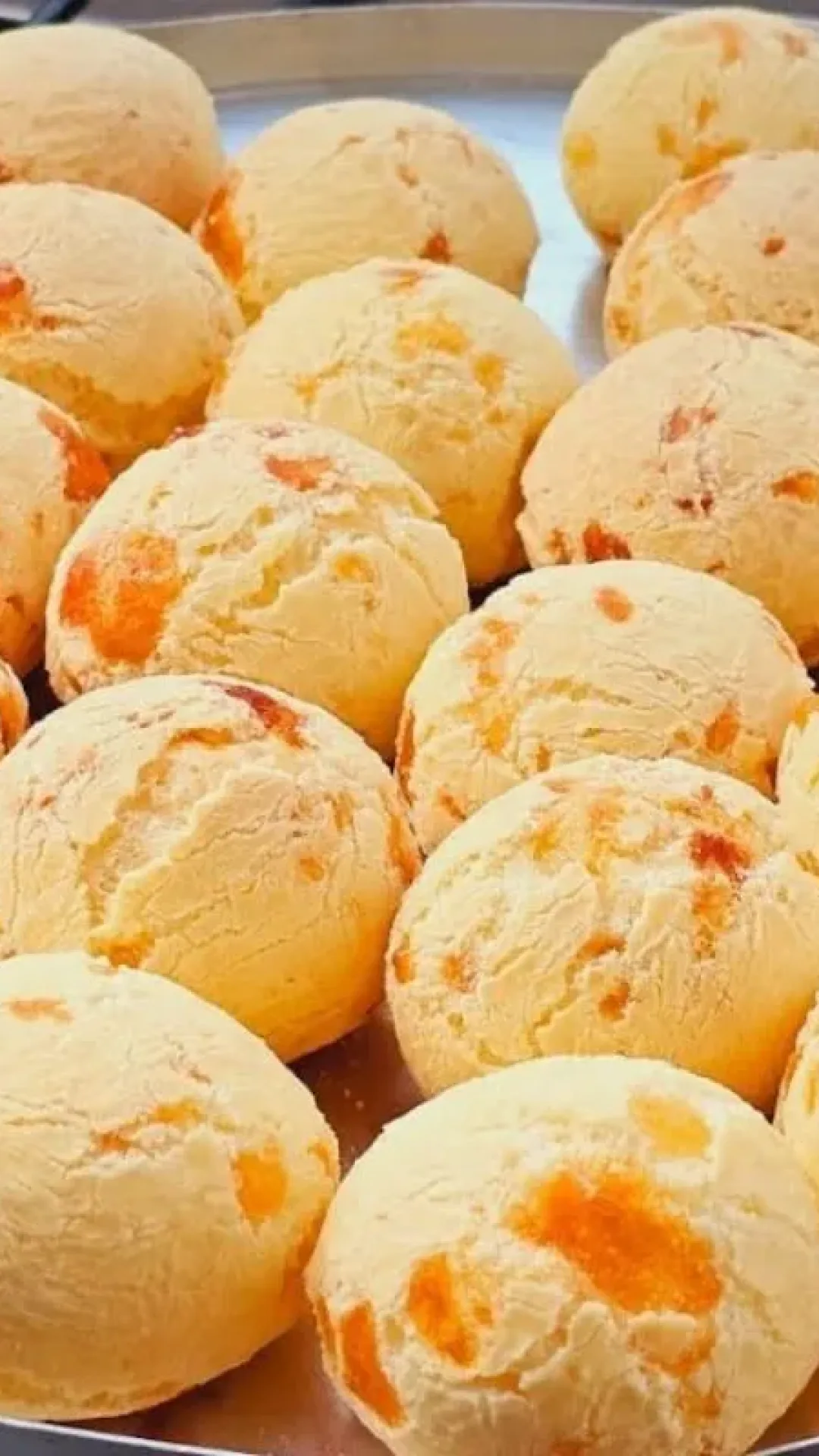 Pão de queijo com polvilho doce muito saboroso: fica uma delícia e todo mundo vai querer mais
