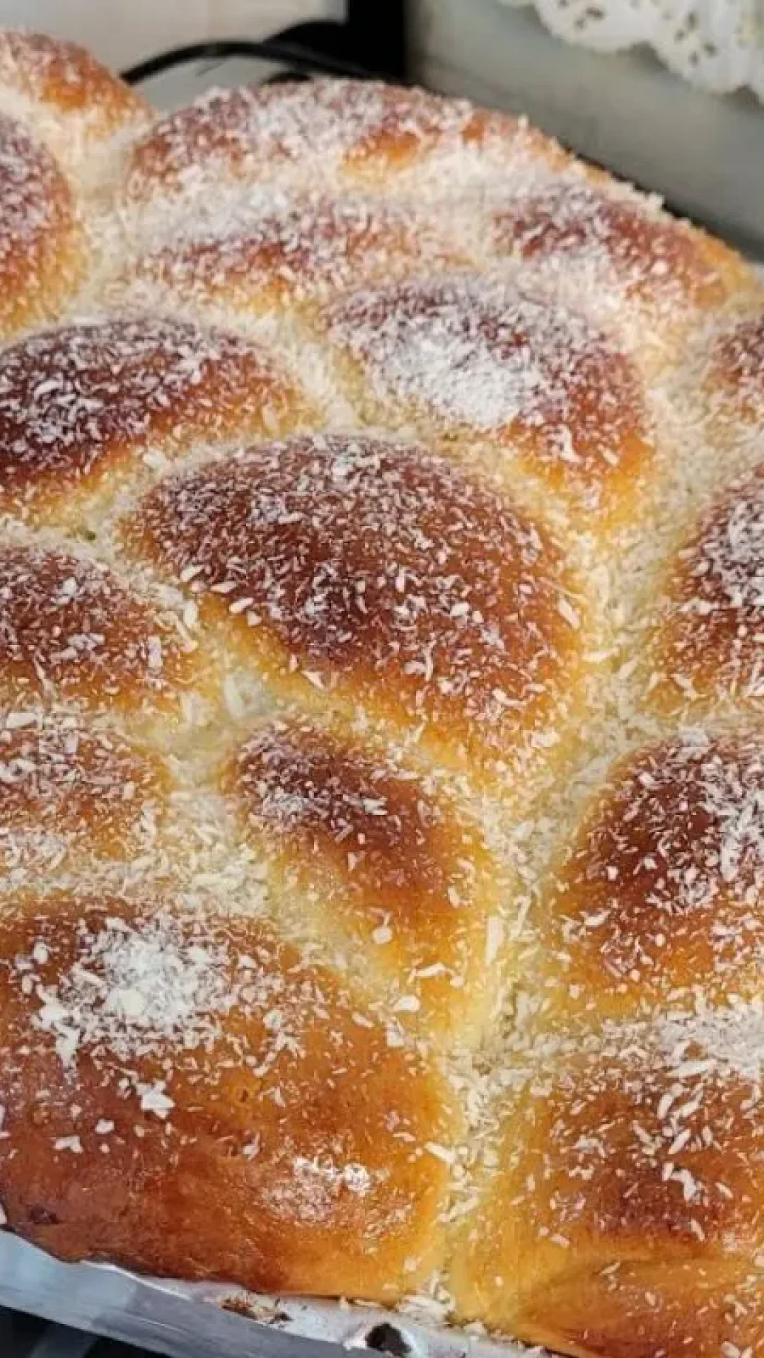 Pão doce da vovó muito fácil e fofinho que fica molhadinho e desfiando para o seu café