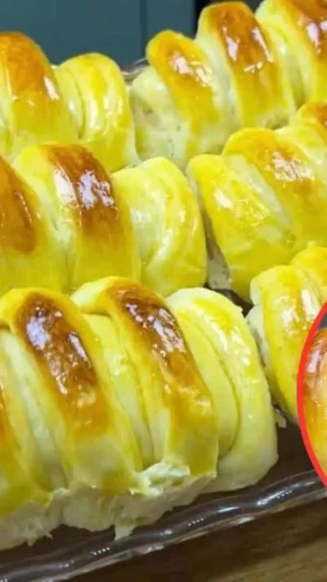 Pão doce recheado com nutella, que é muito fácil de preparar e fica super fofinho e delicioso
