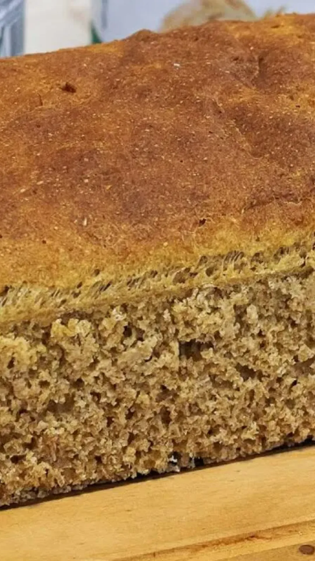 Pão integral de massa mole sem sovar: é só mexer e pronto, um pão fofinho que derrete na boca