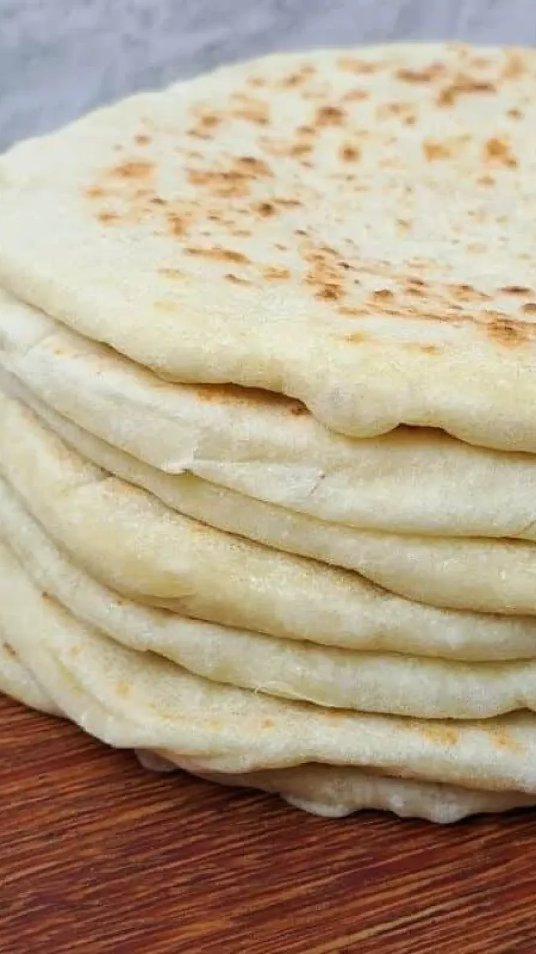 Pão sírio caseiro fácil de preparar e perfeito pra rechear na hora do lanche