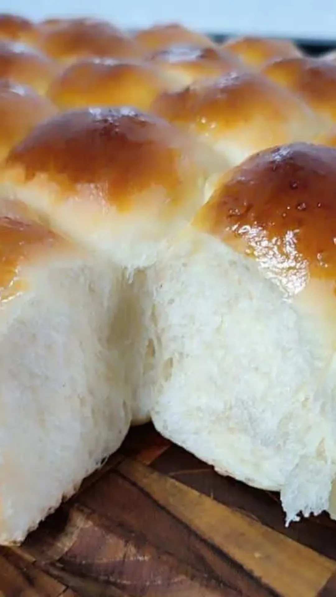 Pãozinho de leite fofinho que desmancha parecendo um pedaço de algodão