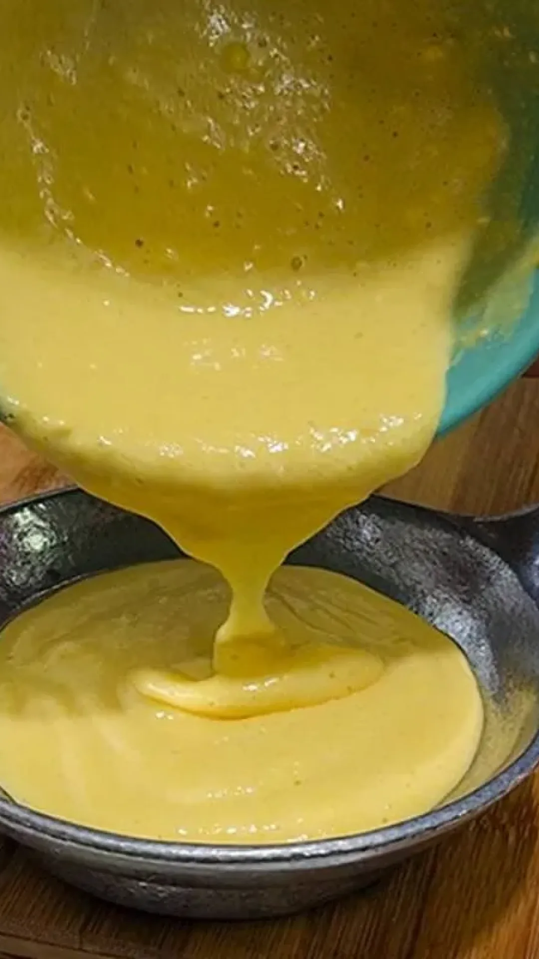 Pãozinho de milho feito na boca do fogão que fica levinho e delicioso