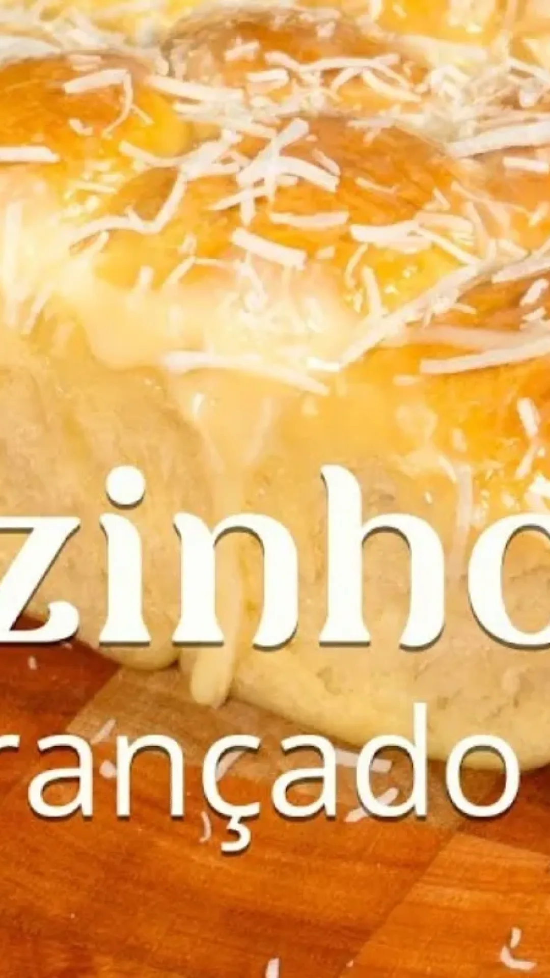 Pãozinho doce trançado com calda de leite condensado: desmancha na boca de tão macio