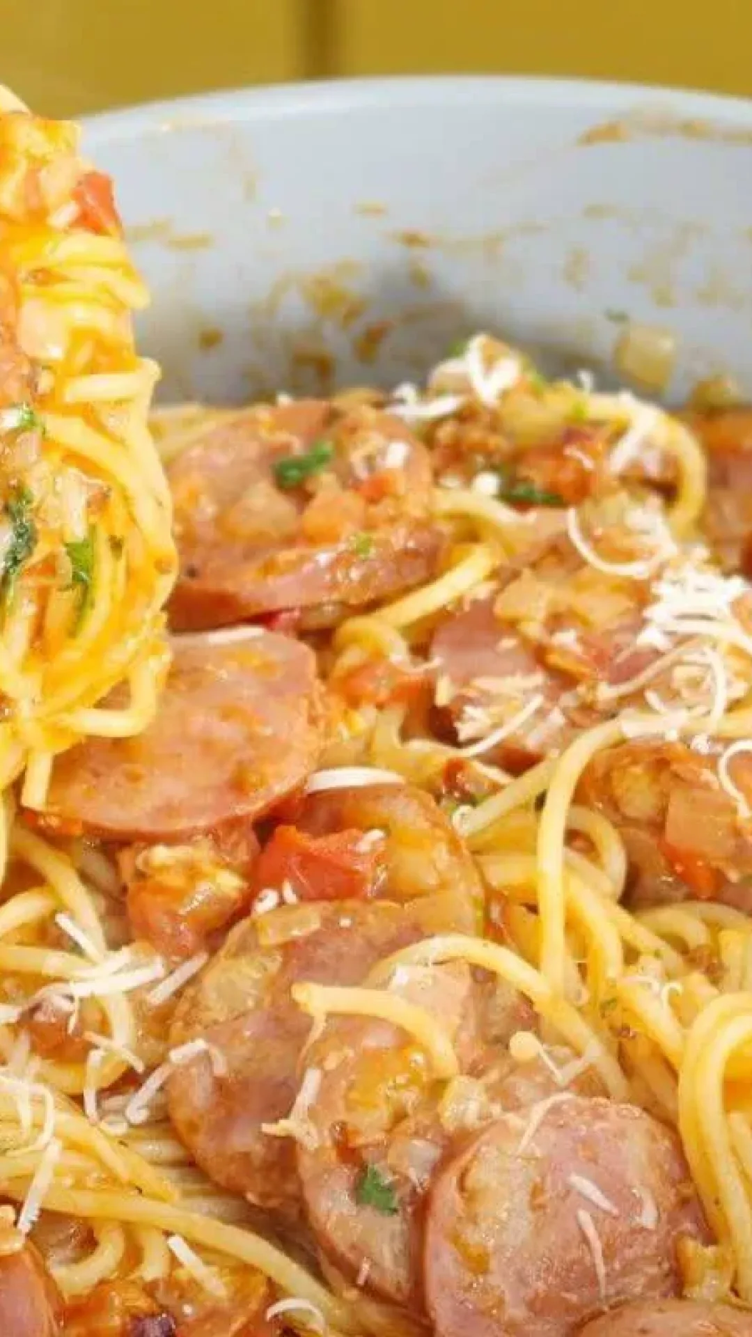 Para quem está sem tempo esse macarrão econômico é uma ótima pedida para o almoço
