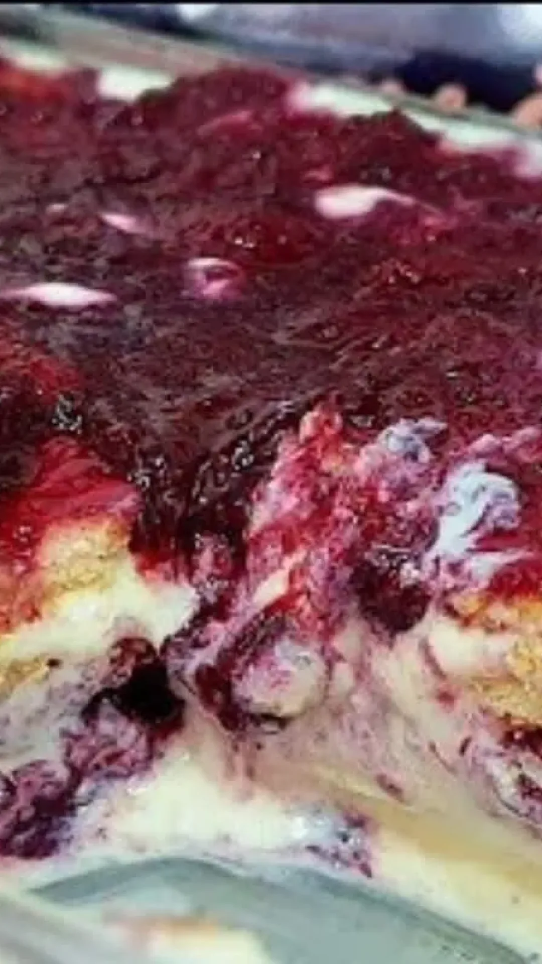 Pavê de frutas vermelhas, uma sobremesa linda e deliciosa, para você arrasar numa ocasião especial
