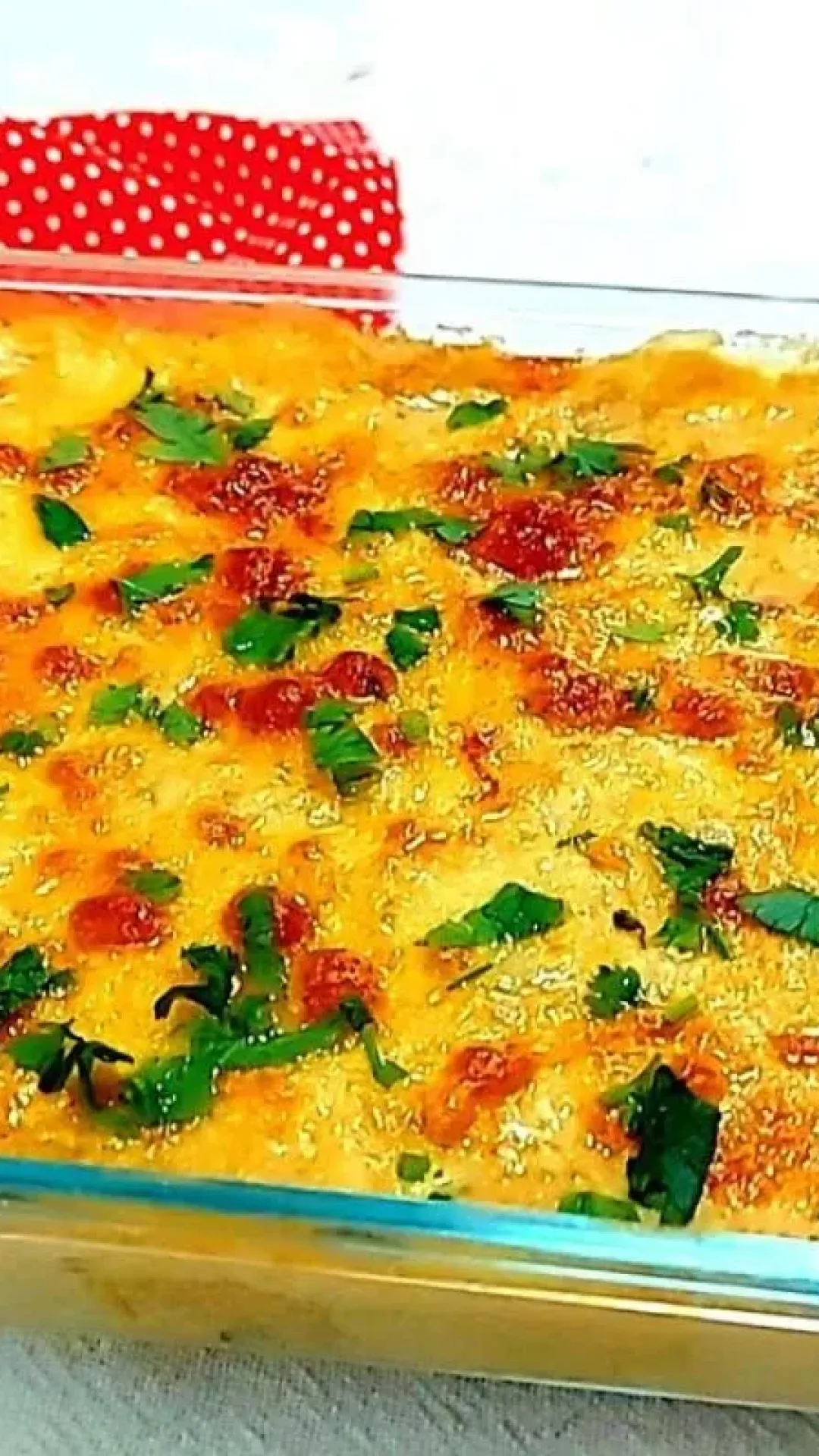 Peito de frango gratinado suculento e descomplicado para brilhar na sua ceia de réveillon