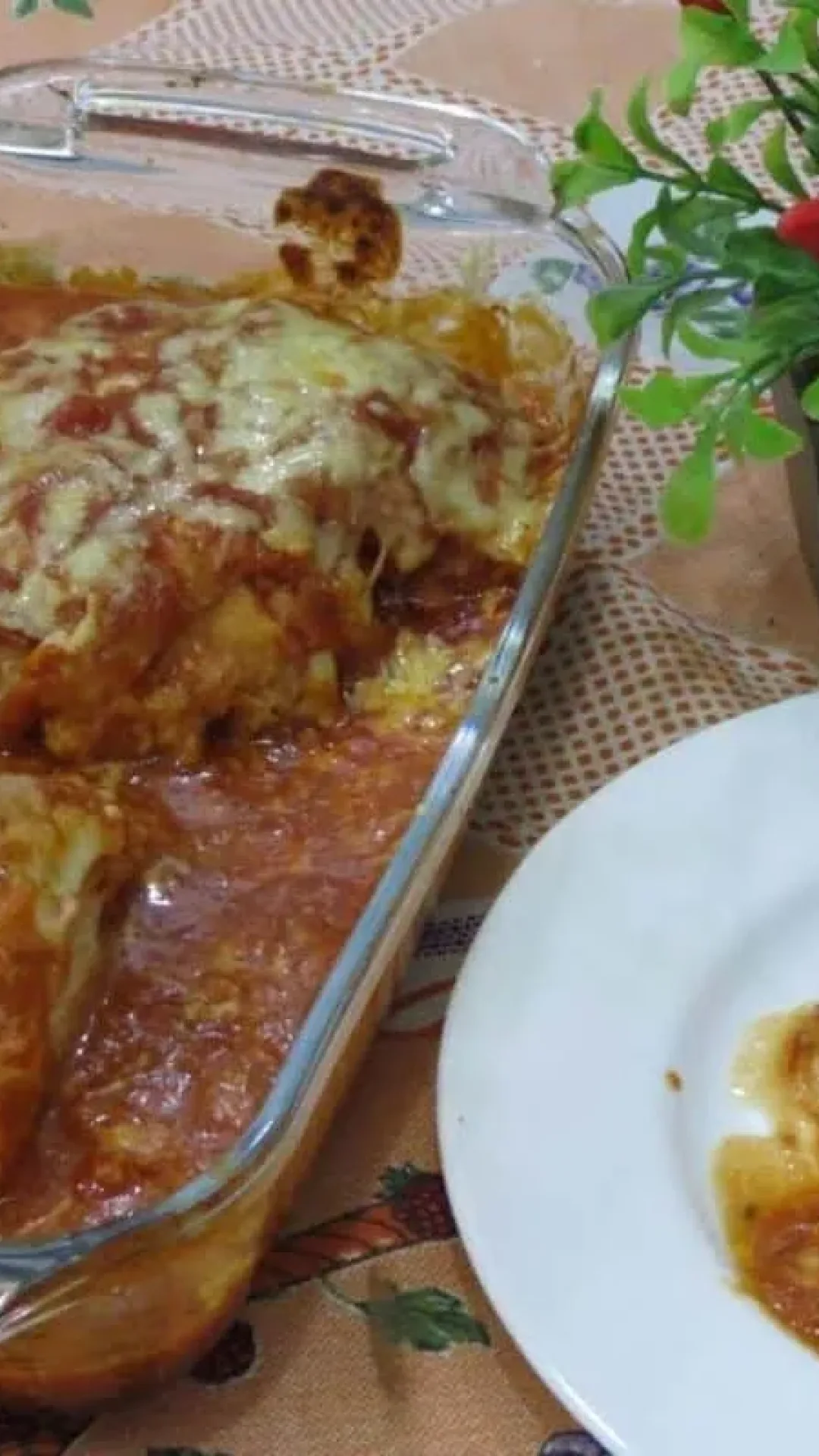Peito de frango recheado e mega suculento para o almoço de domingo na sua casa