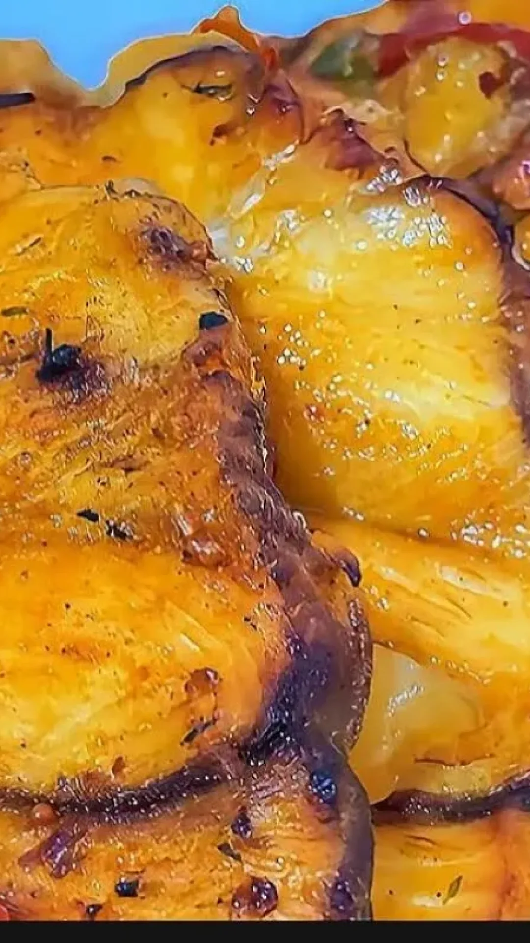 Peixe assado no forno super suculento e prático para servir na sua confraternização