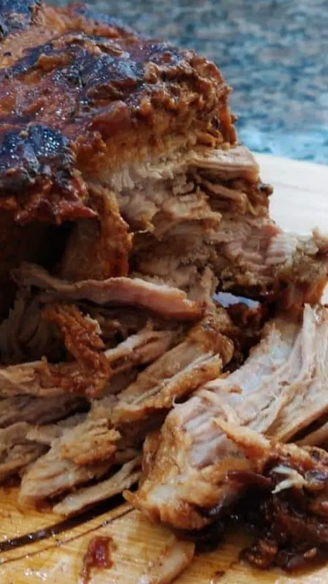Pernil assado na panela para ser o prato principal do seu dia dos pais