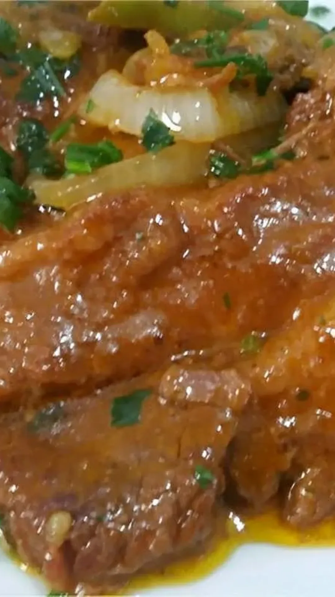 Ponta de peito na panela de pressão muito suculenta e saborosa para a refeição do dia a dia