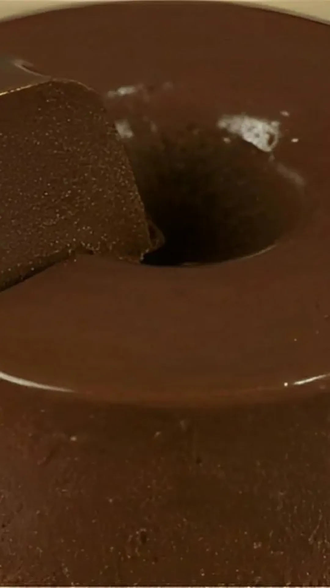 Pudim de chocolate uma sobremesa prática e perfeita para quem ama chocolate