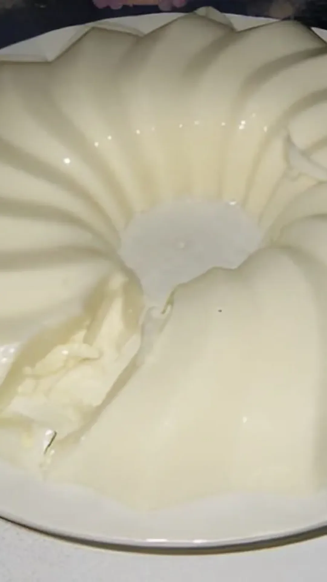 Pudim de coco de geladeira feito com apenas 4 Ingredientes e fica uma delícia