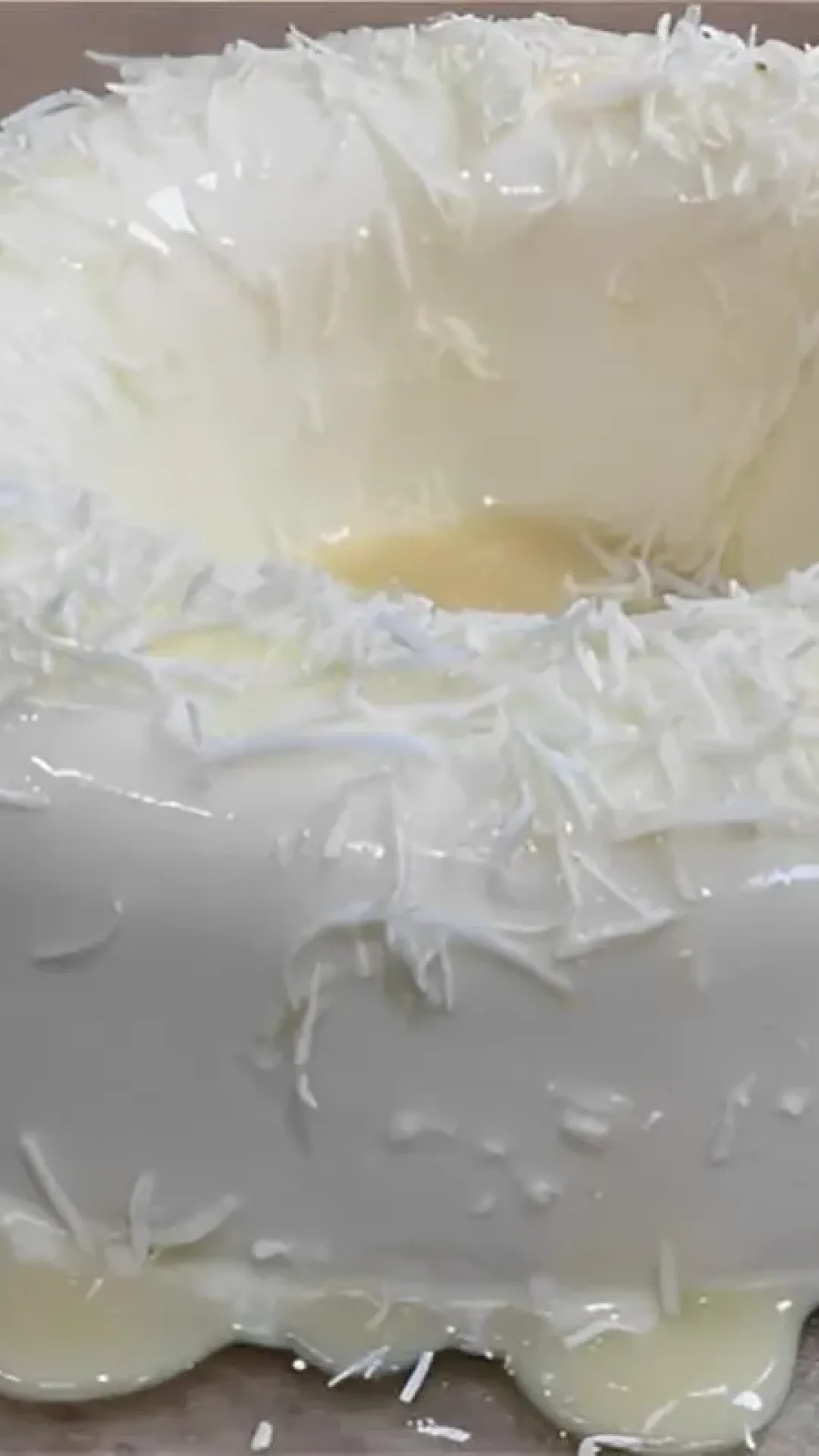 Pudim de coco sem ovos e sem forno é só bater os ingredientes e levar para geladeira