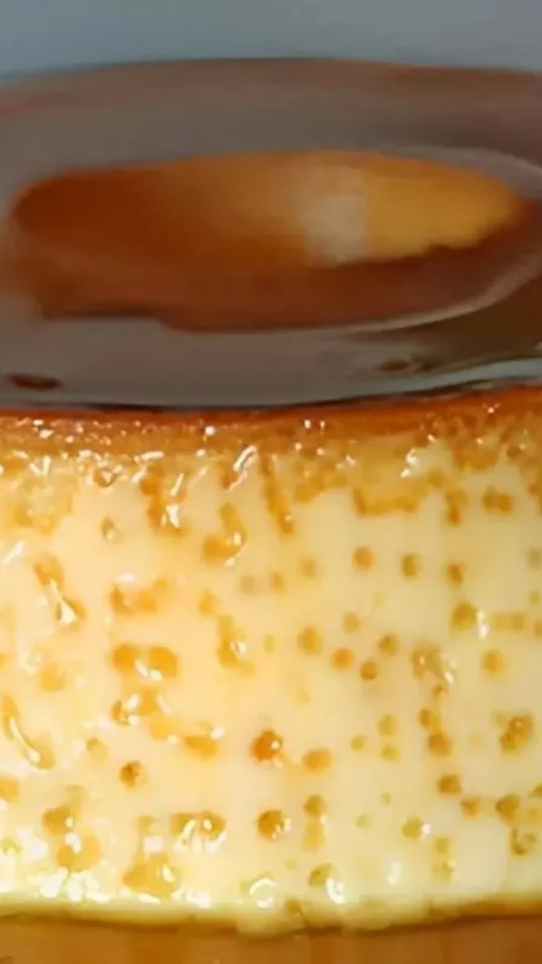 Pudim de geladeira cremoso e delicioso que fica pronto em 10 minutos