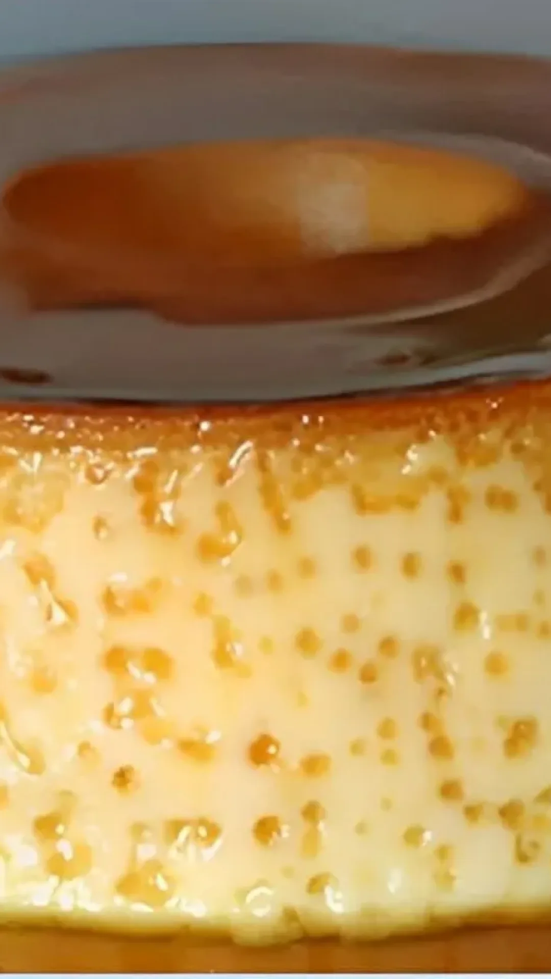 Pudim de geladeira em 10 minutos é só bater os ingredientes no liquidificador e levar para gelar