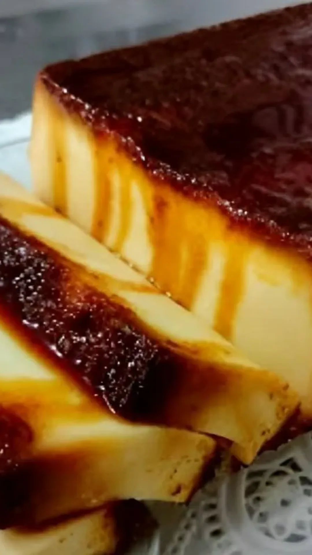 Pudim de pão velho que fica uma delícia aproveite o pão amanhecido para fazer a sobremesa