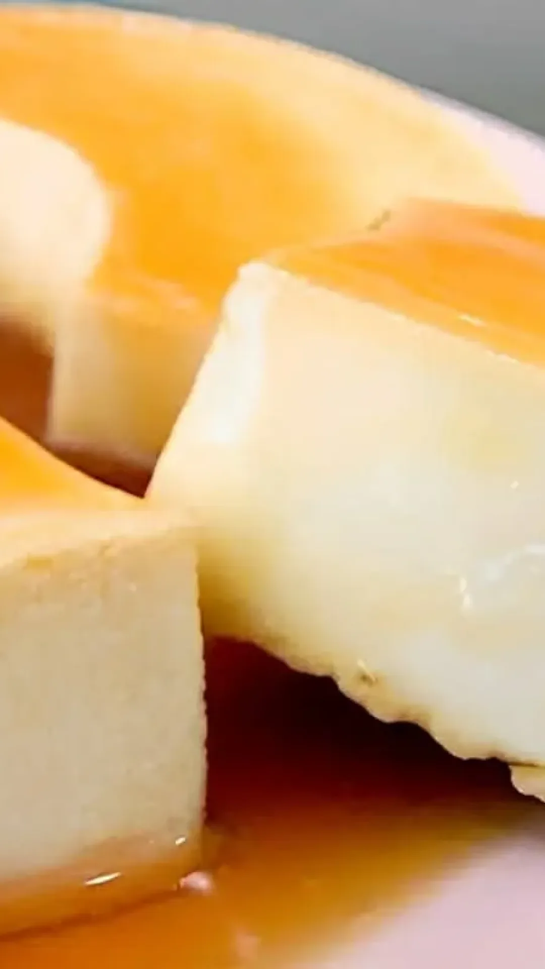 Pudim sem ovos e sem leite condensado simples e fácil é só bater os ingredientes e levar pra gelar