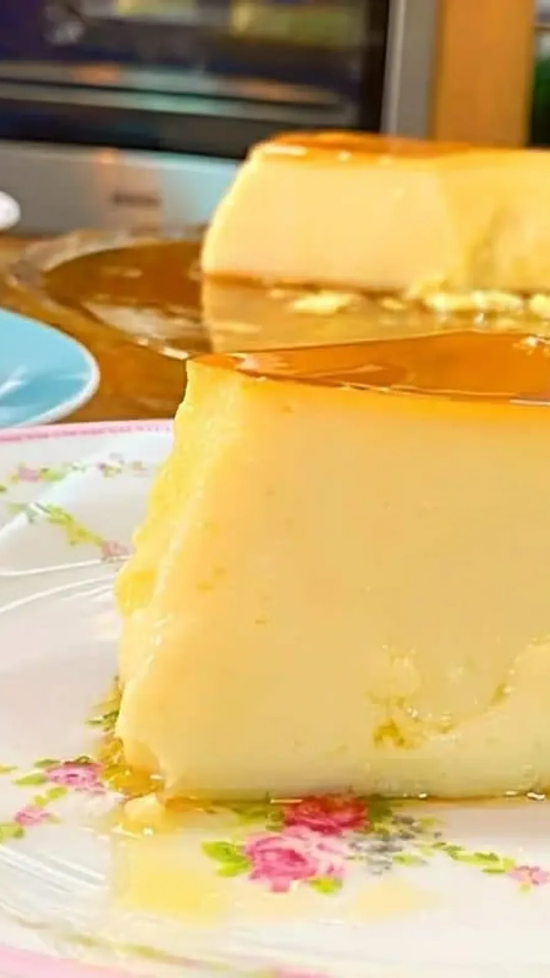 Pudim tradicional grande para a sobremesa de toda a família