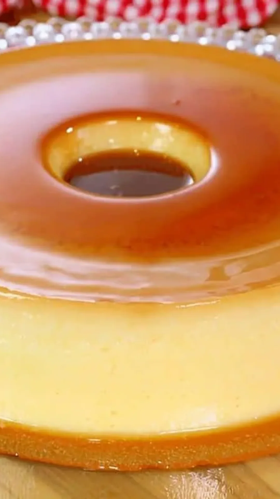 Pudim tradicional sem furinhos muito cremoso e fácil de preparar