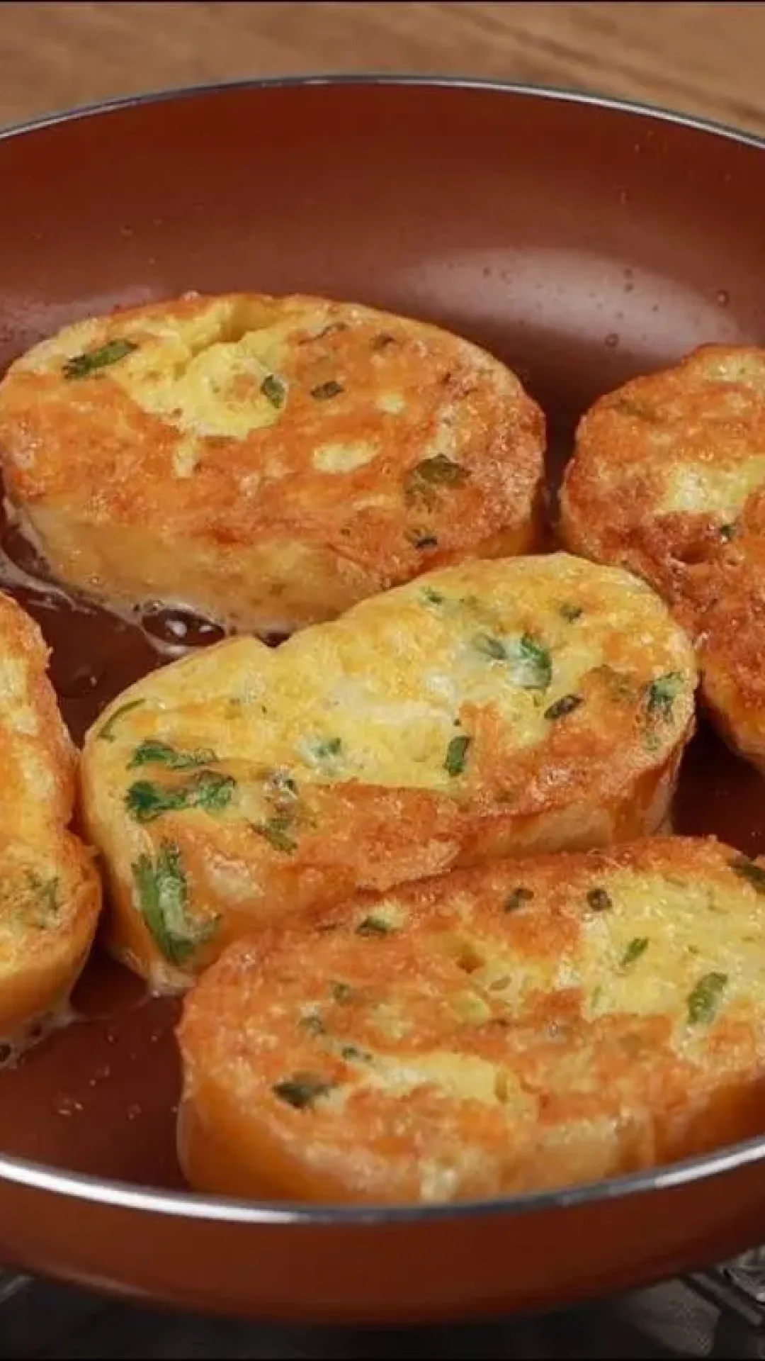 Receita com pão amanhecido que fica super saboroso para um lanchinho rápido