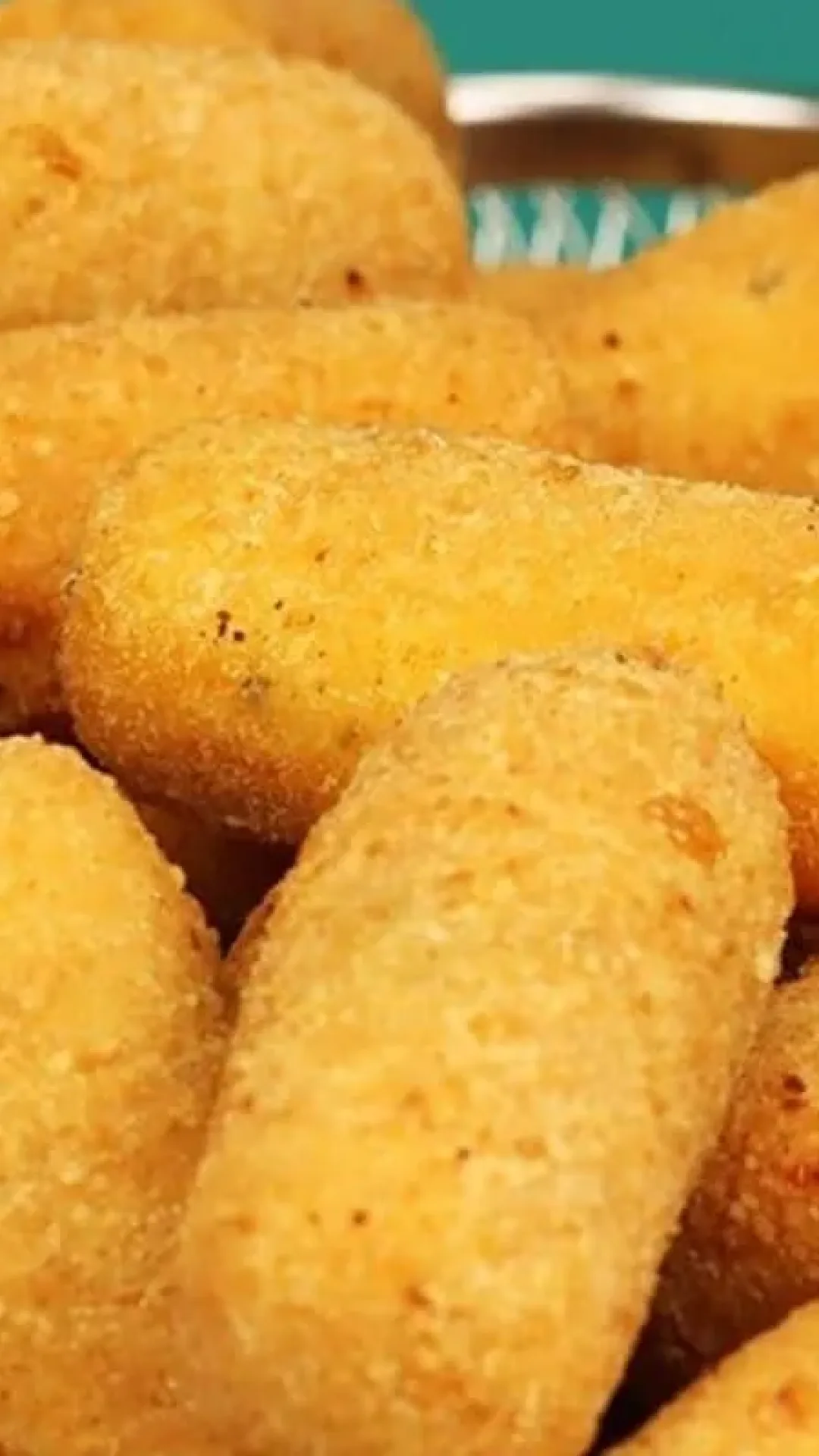 Receita coringa de massa para salgado frito que fica sequinha por fora e macia por dentro